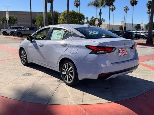 2025 Nissan Versa 1.6 SV