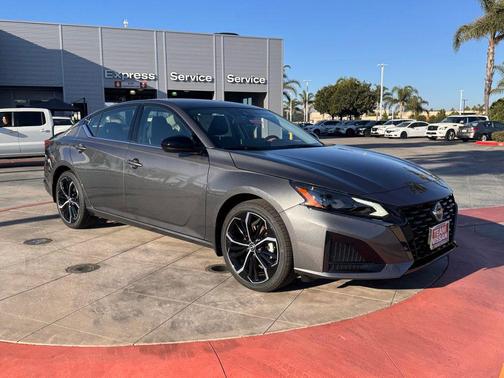 2025 Nissan Altima SR FWD