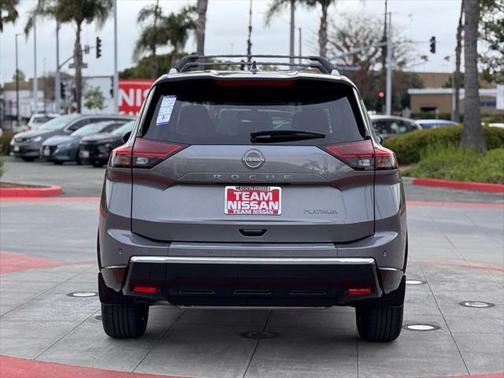 2025 Nissan Rogue Platinum