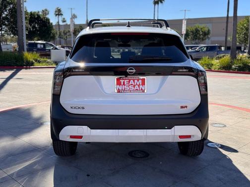 2026 Nissan Kicks SR