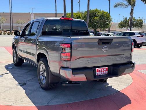 Gun Met 2026 Nissan Frontier SV