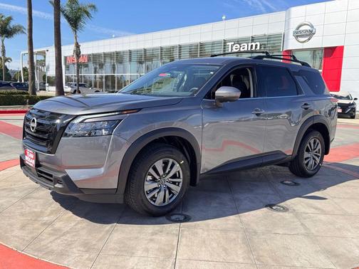 2025 Nissan Pathfinder SV FWD
