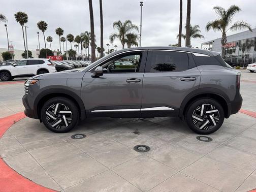 Gun Metallic 2025 Nissan Kicks SV