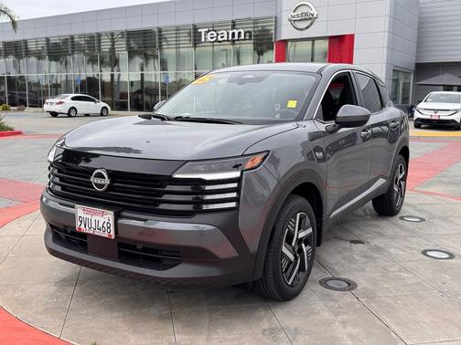 Gun Metallic 2025 Nissan Kicks SV