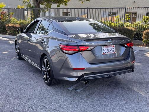 Gun Metallic 2022 Nissan Sentra SR