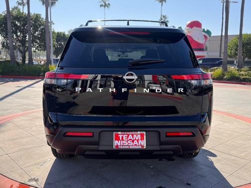 2025 Nissan Pathfinder SV FWD
