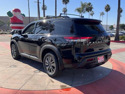 2025 Nissan Pathfinder SV FWD
