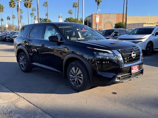 2025 Nissan Pathfinder S FWD