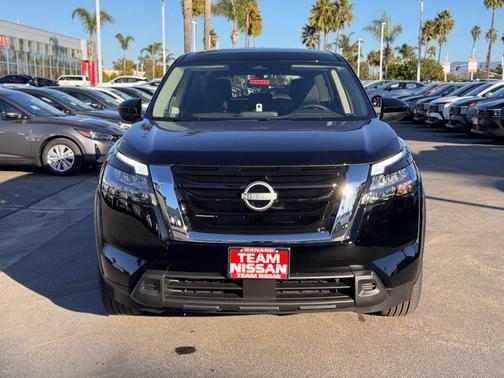 2025 Nissan Pathfinder S FWD