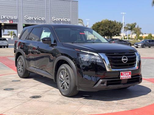 2025 Nissan Pathfinder S FWD