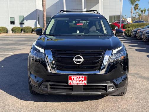 2025 Nissan Pathfinder SV FWD