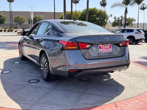 Gun Met 2026 Nissan Altima 2.5 SV