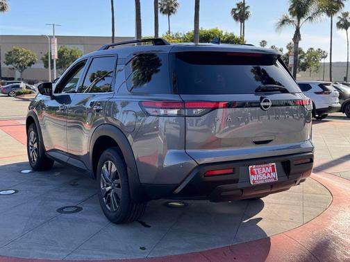 Gun Met 2026 Nissan Pathfinder SV