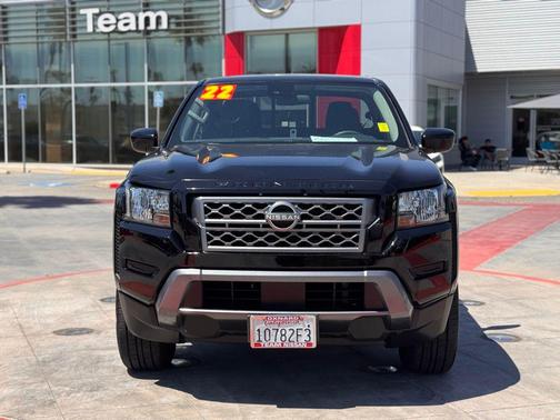 2022 Nissan Frontier SV