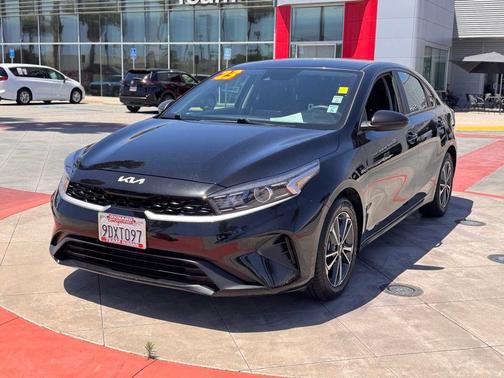 Aurora Black 2023 Kia Forte LXS