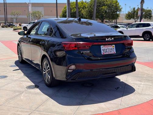 Aurora Black 2023 Kia Forte LXS