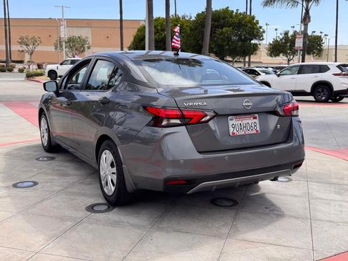 Gun Metallic 2025 Nissan Versa 1.6 S