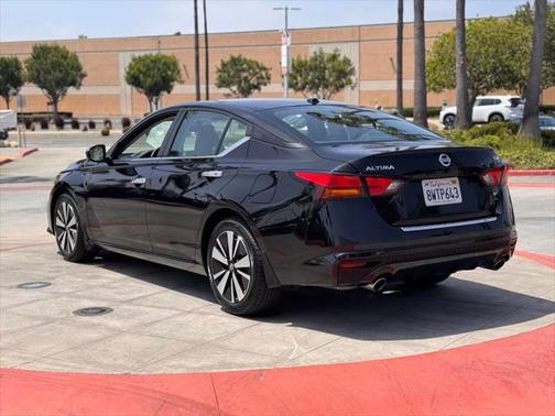 2021 Nissan Altima 2.5 SV