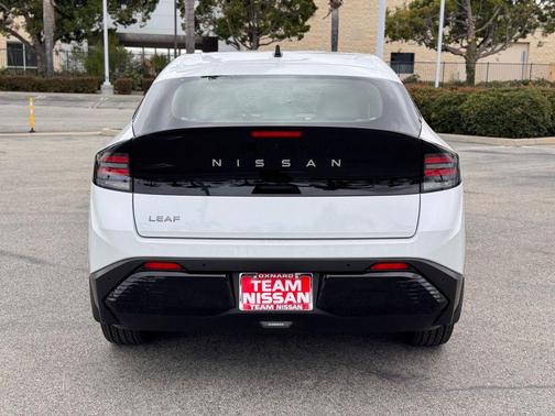 White Pearl 2026 Nissan Leaf SV+
