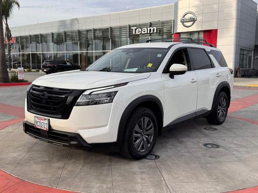 2022 Nissan Pathfinder SV 2WD