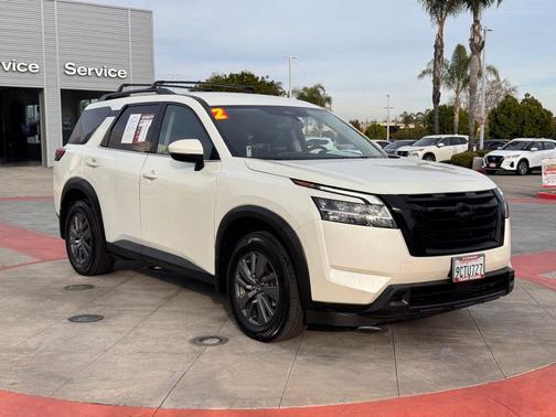 2022 Nissan Pathfinder SV 2WD