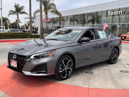 2025 Nissan Altima SR FWD