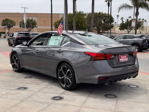 2025 Nissan Altima SR FWD