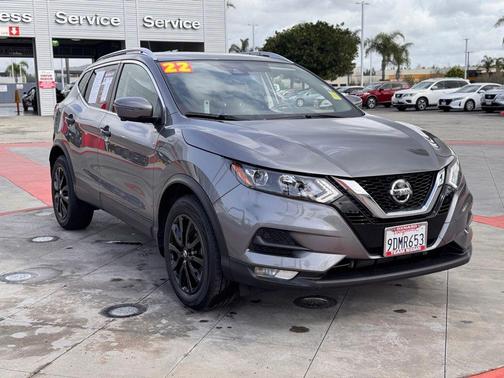 2022 Nissan Rogue Sport SV