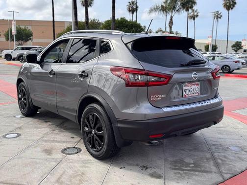 2022 Nissan Rogue Sport SV