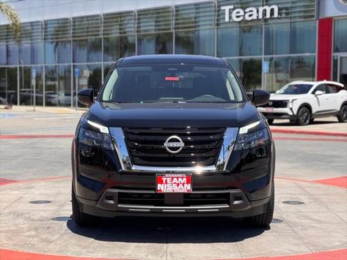2025 Nissan Pathfinder S FWD