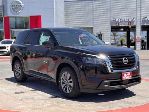 2025 Nissan Pathfinder S FWD