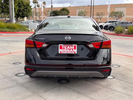 Super Black 2026 Nissan Altima 2.5 SV