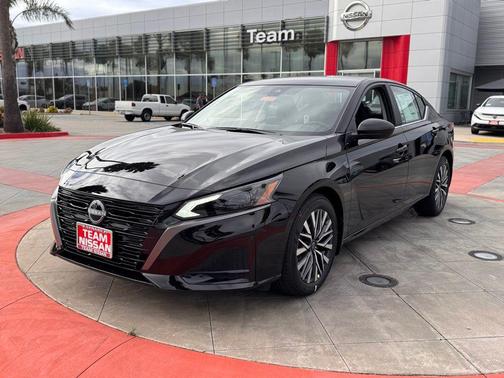Super Black 2026 Nissan Altima 2.5 SV