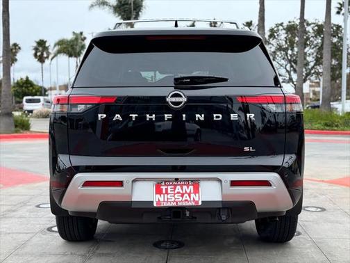 2025 Nissan Pathfinder SL FWD