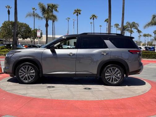 2022 Nissan Pathfinder SL 2WD