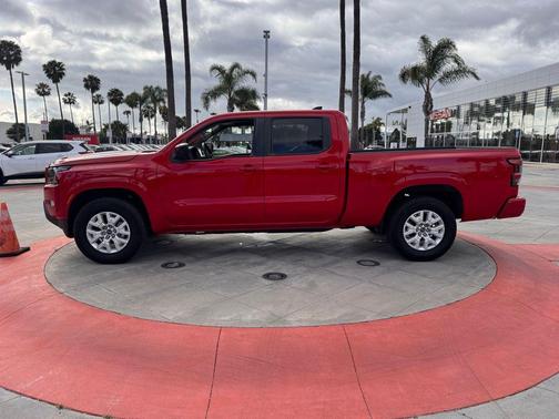 2024 Nissan Frontier SV