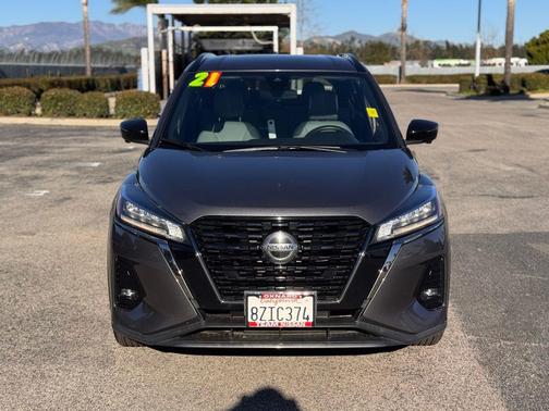 2021 Nissan Kicks SR