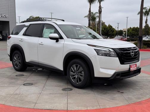 2025 Nissan Pathfinder SV FWD