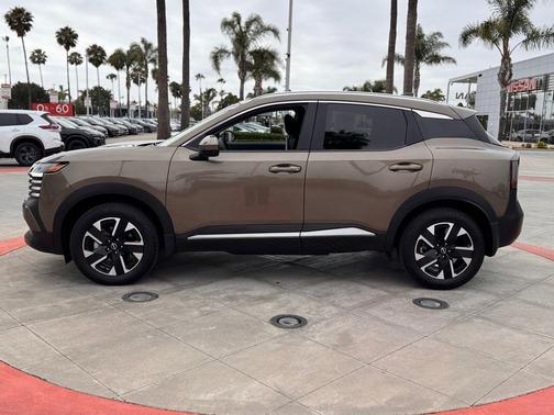 Bronze Metallic 2025 Nissan Kicks SV