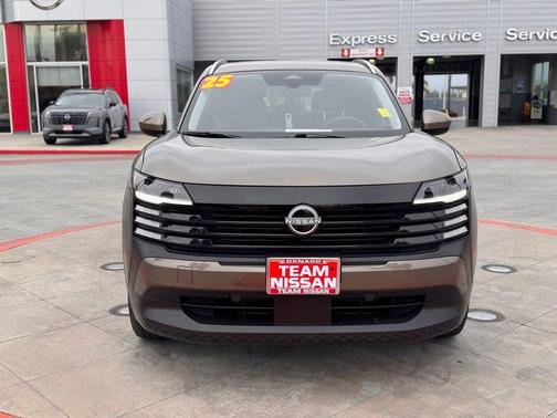Bronze Metallic 2025 Nissan Kicks SV