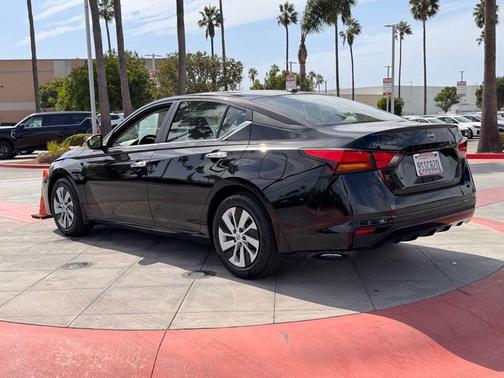 2025 Nissan Altima S FWD