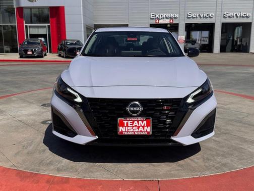 2025 Nissan Altima SR FWD