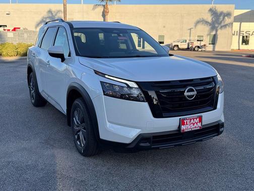2025 Nissan Pathfinder SV FWD