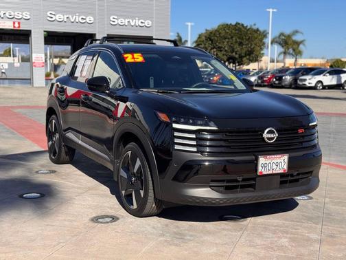 2025 Nissan Kicks SR