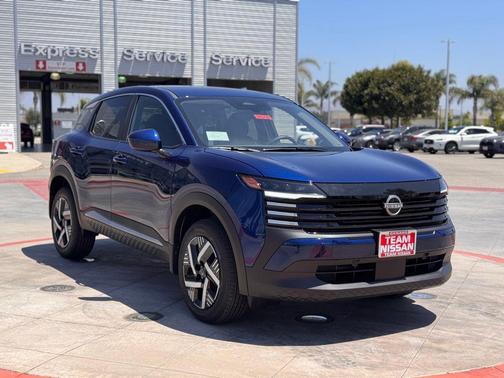 2025 Nissan Kicks SV