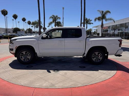 Glacier White 2026 Nissan Frontier SV