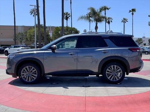 2025 Nissan Pathfinder SL FWD