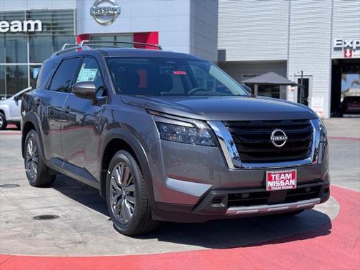 2025 Nissan Pathfinder SL FWD