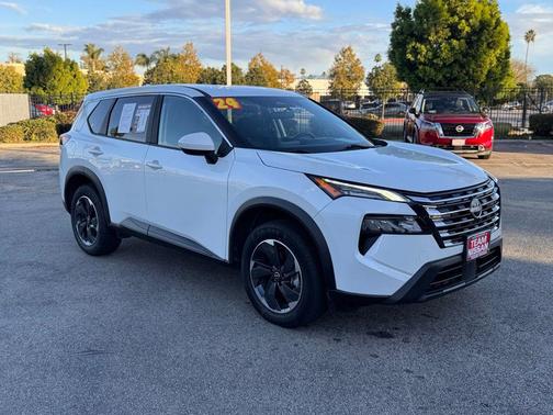 2024 Nissan Rogue SV
