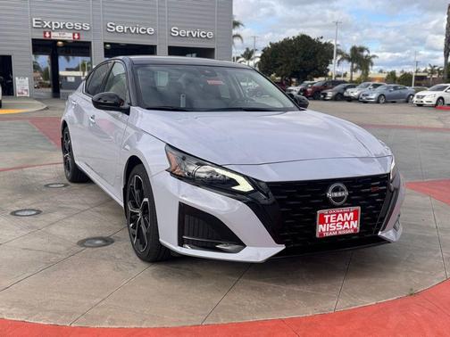 Sky 2026 Nissan Altima SR FWD